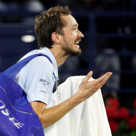 Medvedev Accuses Umpire of Bias in Dubai Match