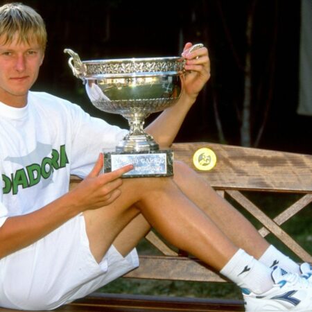 Yevgeny Kafelnikov Questions Equal Prize Money for Women in Tennis
