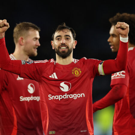 Manchester United Trounces Leicester as Hojlund and Garnacho Break Goal Droughts
