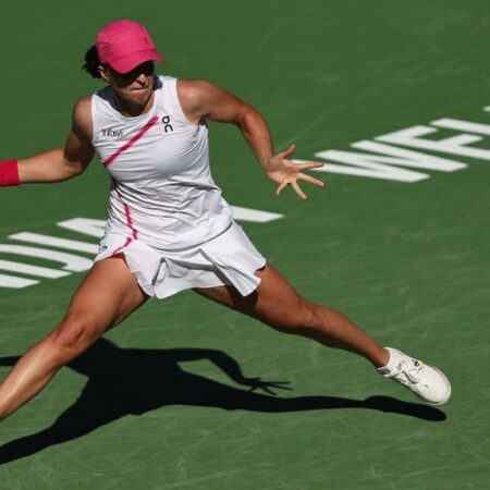 Iga Swiatek Dismantles Dayana Yastremska in Indian Wells Third Round