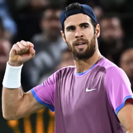 Карен Хачанов о рекорде Овечкина: Величайший хоккеист