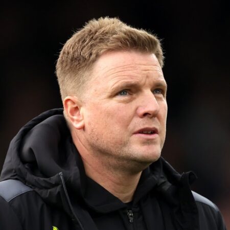 Обновление здоровья Эдди Хау: Тренер Ньюкасла остается в больнице с пневмонией и пропустит больше игр