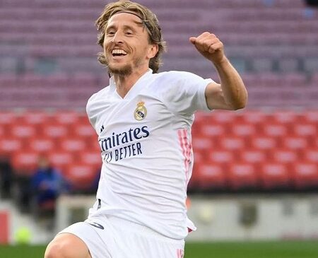 लुका मोड्रिक ने अप्रत्याशित कदम में स्वानसी सिटी क्लब खरीदा