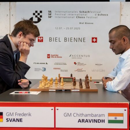 शतरंज में महारत हासिल करें: फ़्रिट्ज़ 20 और ओपनिंग एनसाइक्लोपीडिया 2025 का बेजोड़ संगम