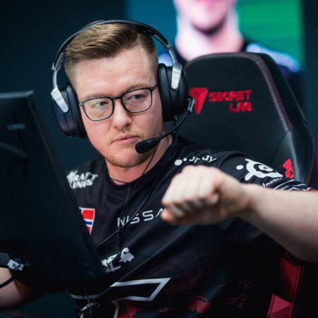 FaZe Clan का नया दांव: Rain के ‘बेंच’ होने और Twistzz की धमाकेदार वापसी की पूरी कहानी