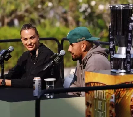 दुबई में किर्गियोस बनाम सबालेंका: कोर्ट का आकार बदला, एक सर्व पर कौन मारेगा बाज़ी?